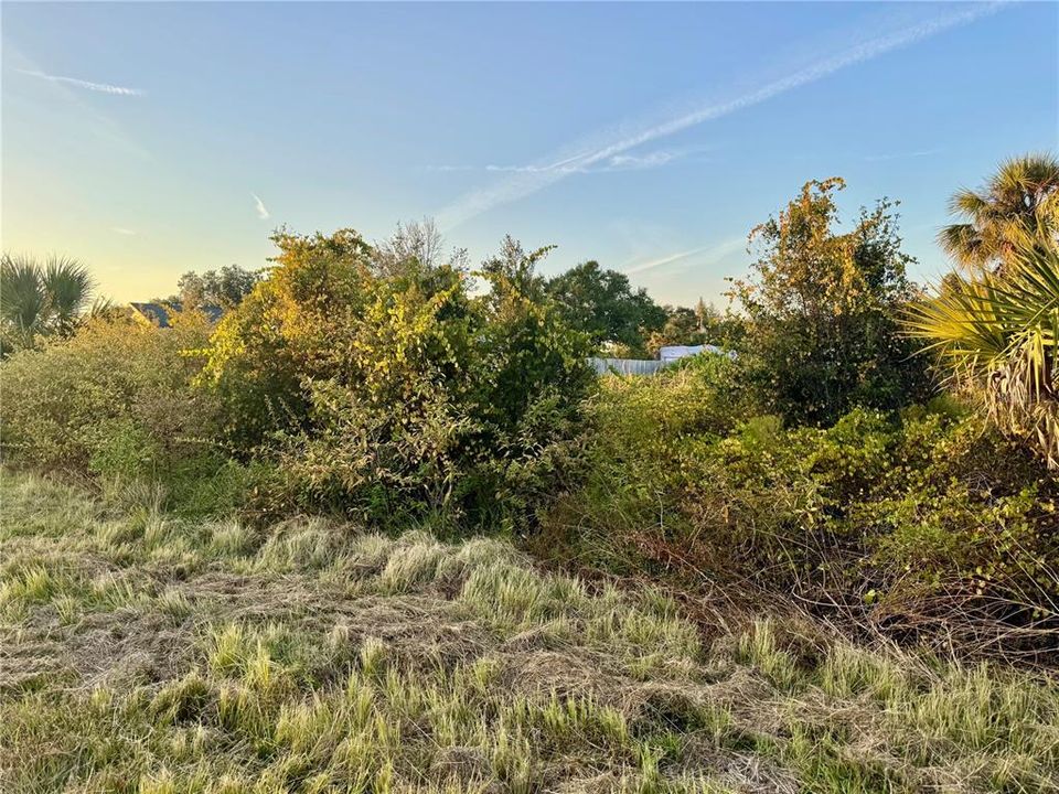 На продажу: $18,000 (0.23 acres)