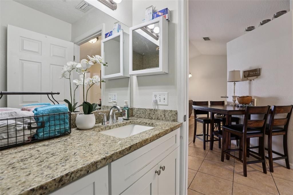 На продажу: $795,000 (6 спален, 0 ванн, 2710 Квадратных фут)