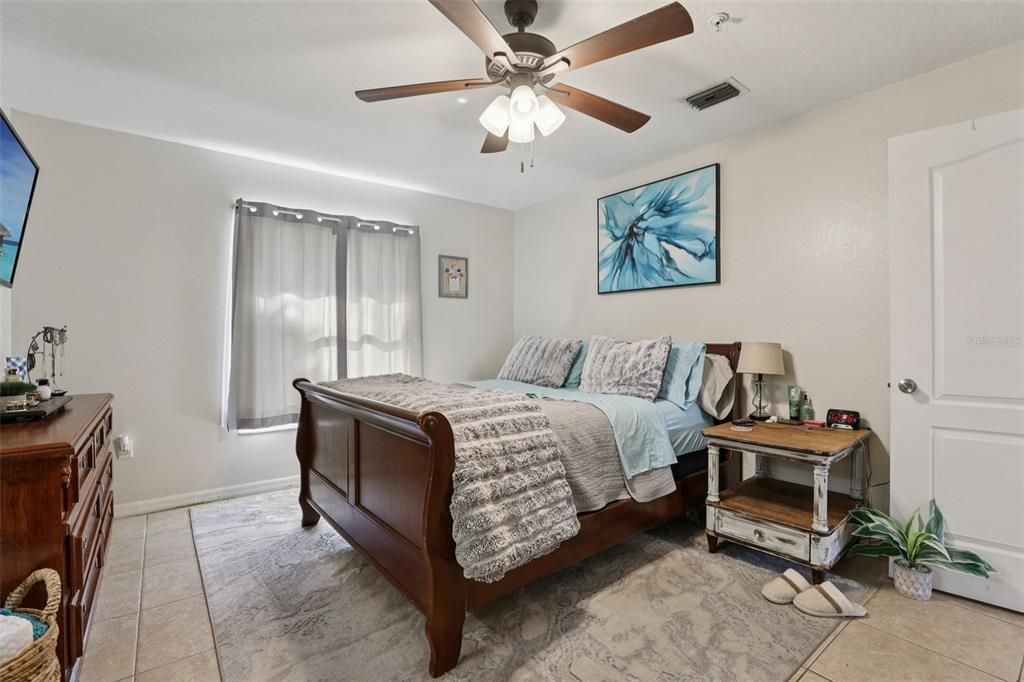 На продажу: $795,000 (6 спален, 0 ванн, 2710 Квадратных фут)