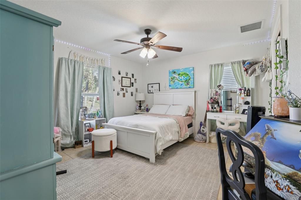 На продажу: $795,000 (6 спален, 0 ванн, 2710 Квадратных фут)