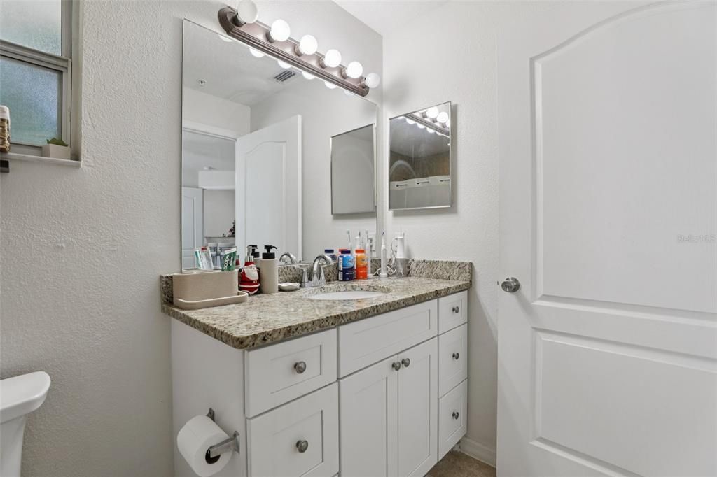 На продажу: $795,000 (6 спален, 0 ванн, 2710 Квадратных фут)