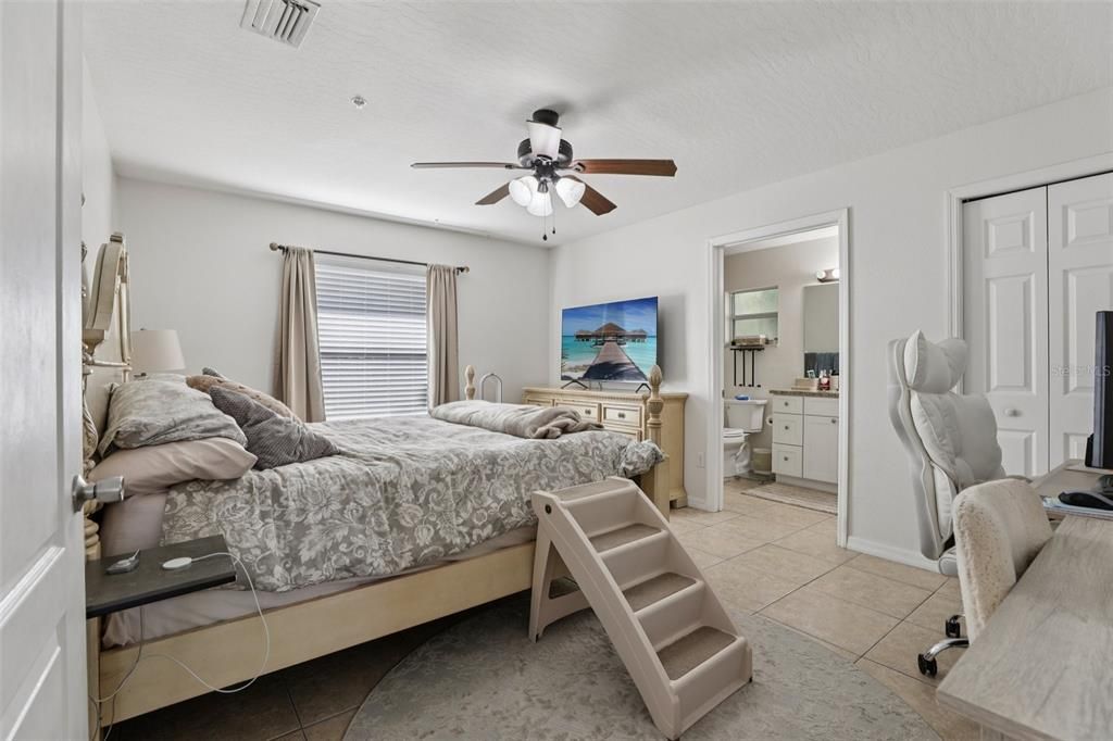 На продажу: $795,000 (6 спален, 0 ванн, 2710 Квадратных фут)