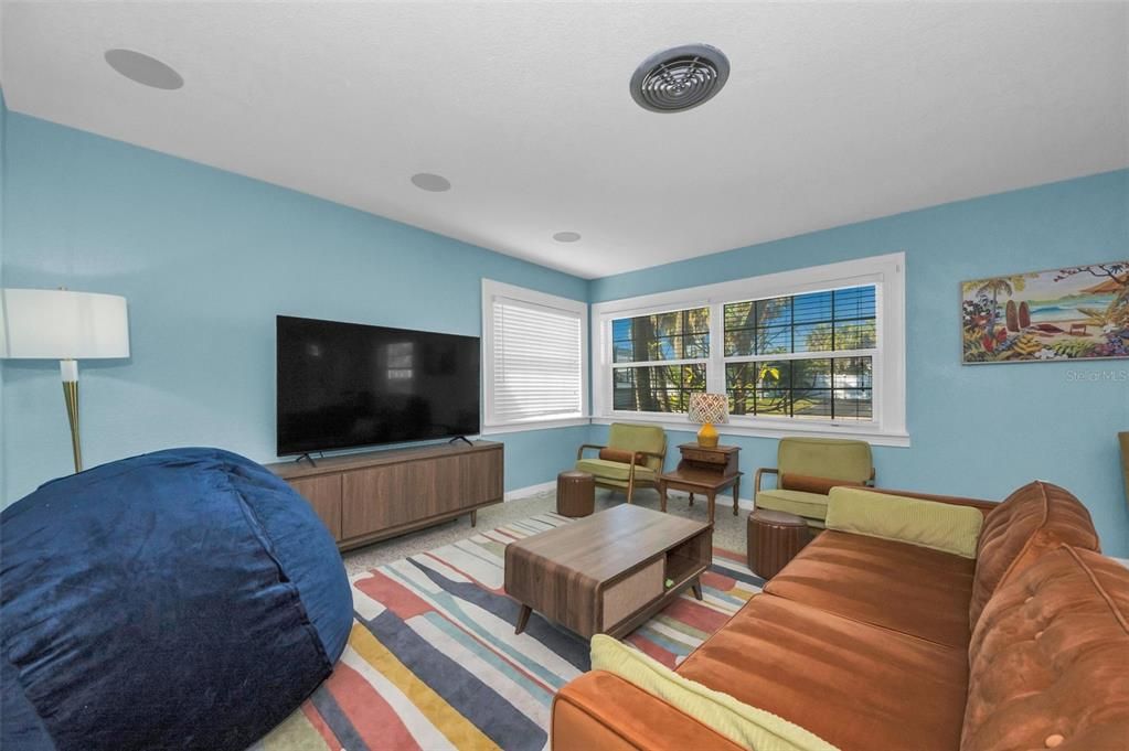 For Sale: $785,000 (3 beds, 3 baths, 1796 Square Feet)