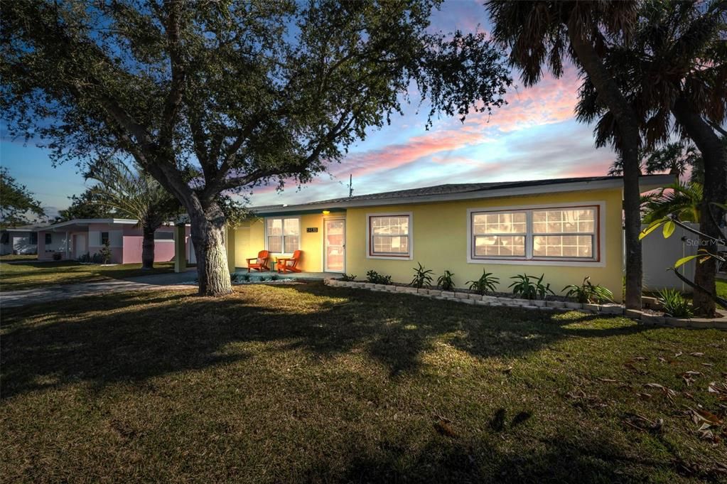 For Sale: $785,000 (3 beds, 3 baths, 1796 Square Feet)