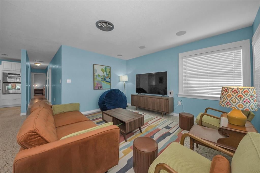 For Sale: $785,000 (3 beds, 3 baths, 1796 Square Feet)