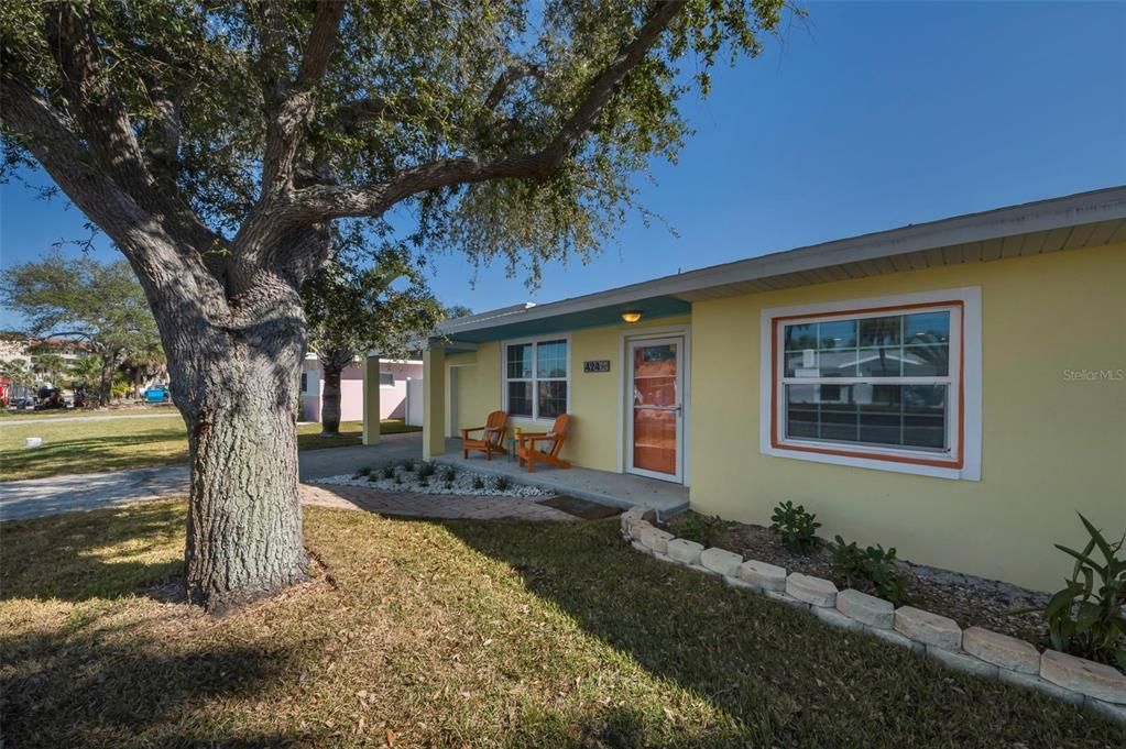 For Sale: $785,000 (3 beds, 3 baths, 1796 Square Feet)