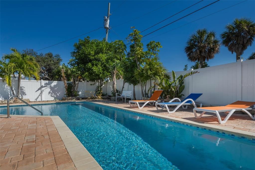 For Sale: $785,000 (3 beds, 3 baths, 1796 Square Feet)