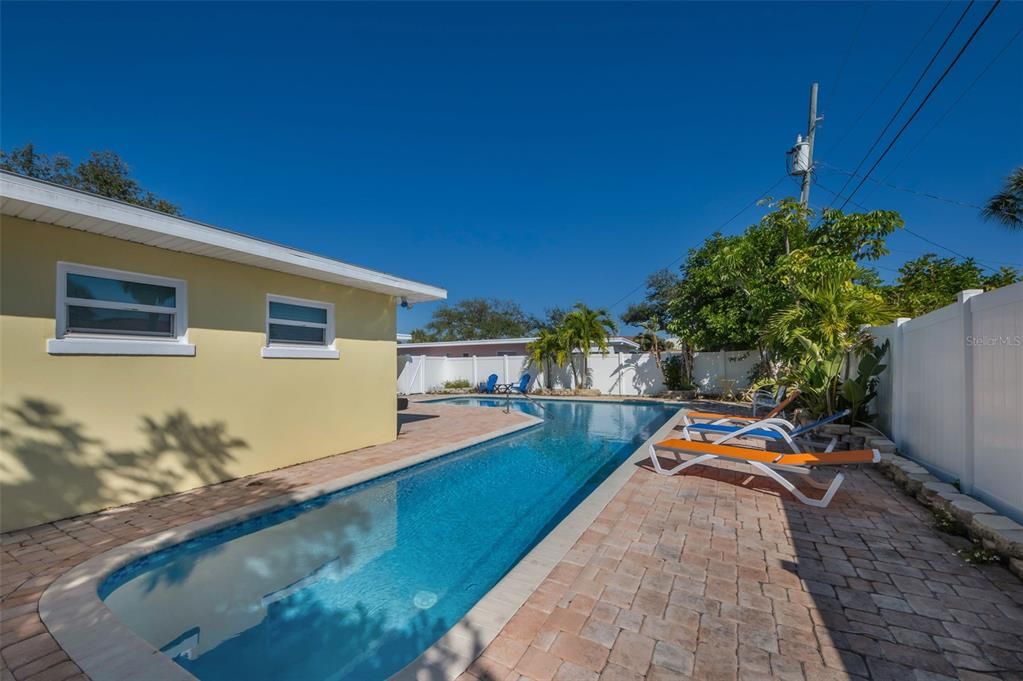 For Sale: $785,000 (3 beds, 3 baths, 1796 Square Feet)