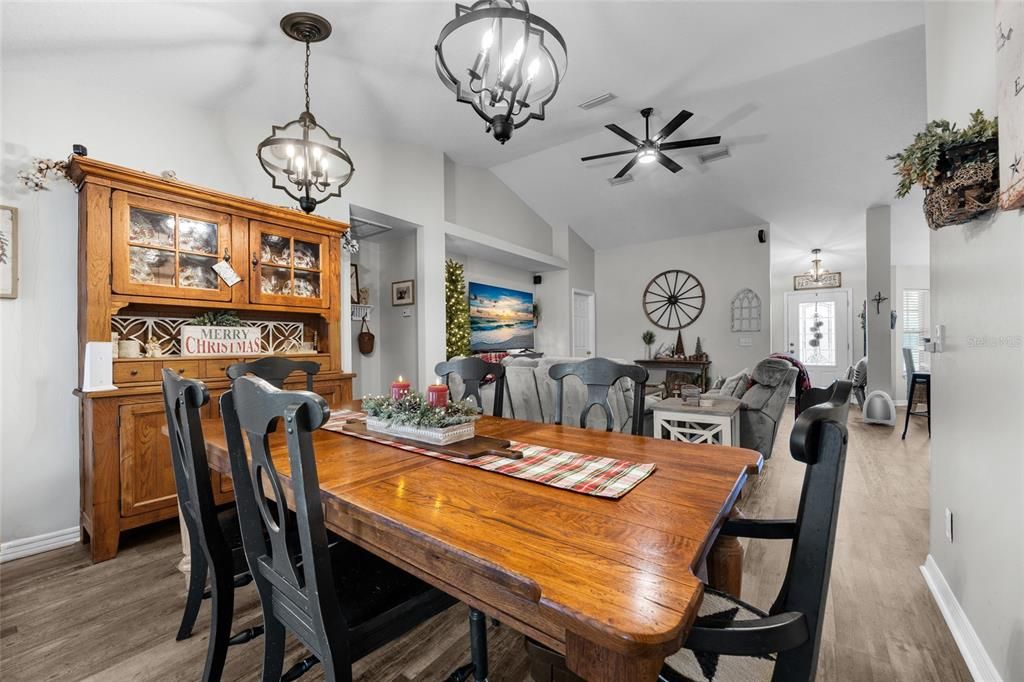 For Sale: $865,000 (5 beds, 3 baths, 2897 Square Feet)