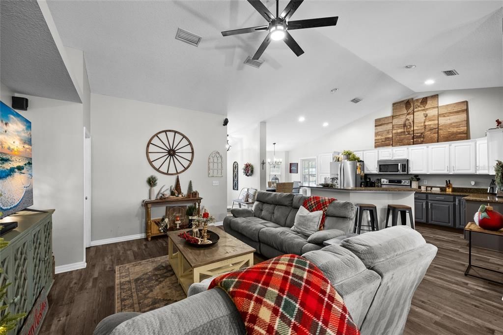 For Sale: $865,000 (5 beds, 3 baths, 2897 Square Feet)