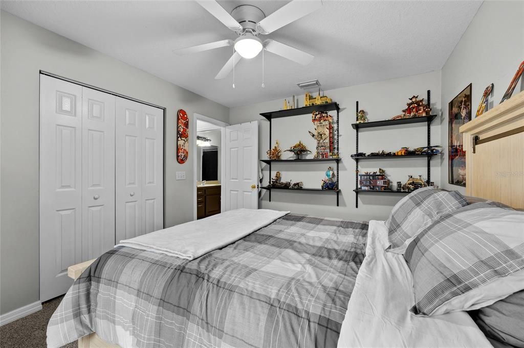 For Sale: $865,000 (5 beds, 3 baths, 2897 Square Feet)