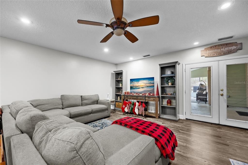 For Sale: $865,000 (5 beds, 3 baths, 2897 Square Feet)