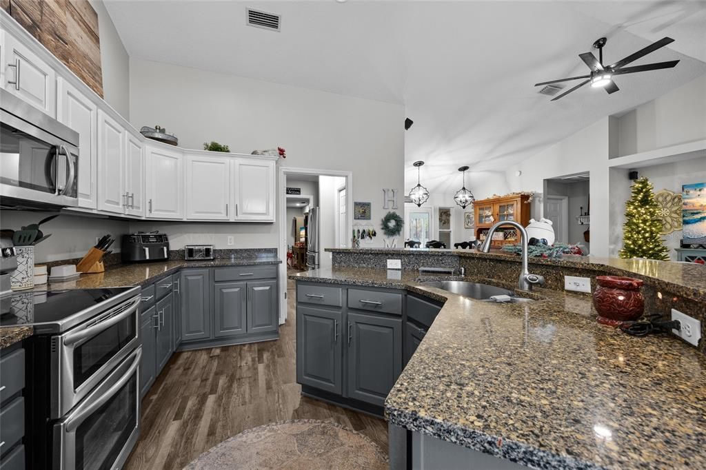 For Sale: $865,000 (5 beds, 3 baths, 2897 Square Feet)