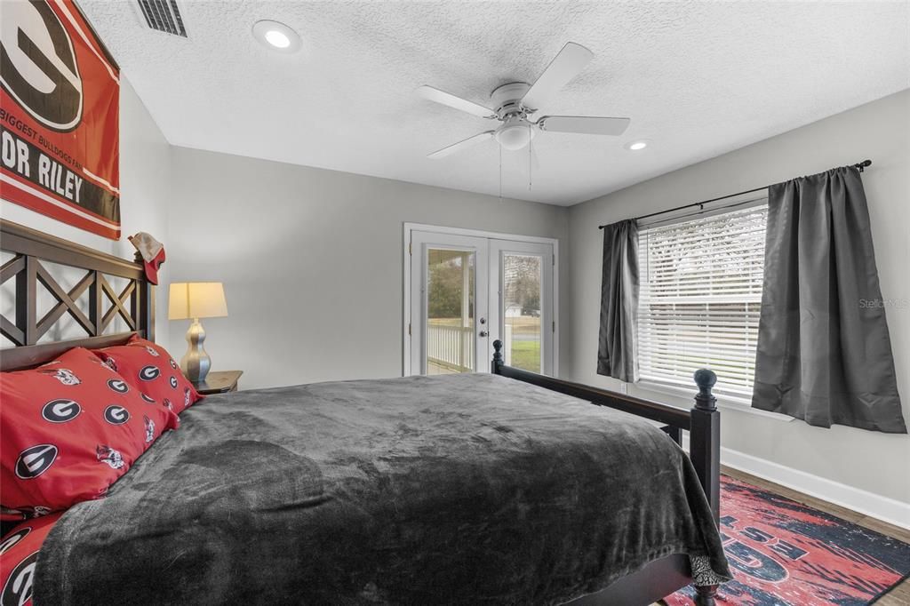 For Sale: $865,000 (5 beds, 3 baths, 2897 Square Feet)