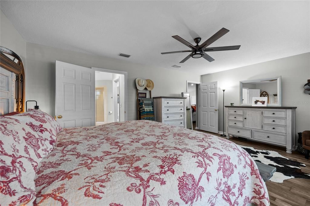 For Sale: $865,000 (5 beds, 3 baths, 2897 Square Feet)