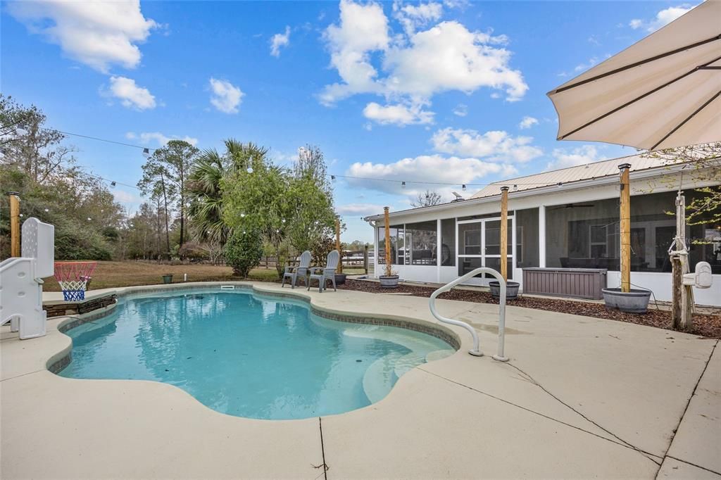 For Sale: $865,000 (5 beds, 3 baths, 2897 Square Feet)