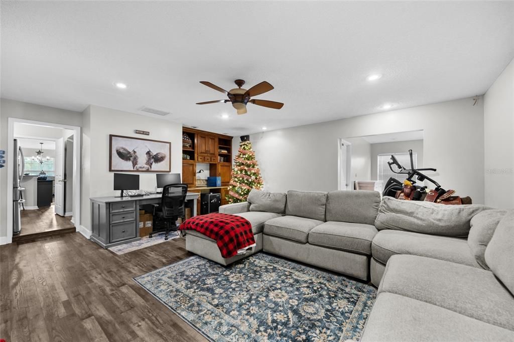 For Sale: $865,000 (5 beds, 3 baths, 2897 Square Feet)