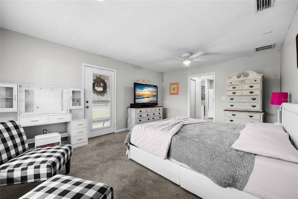 For Sale: $865,000 (5 beds, 3 baths, 2897 Square Feet)