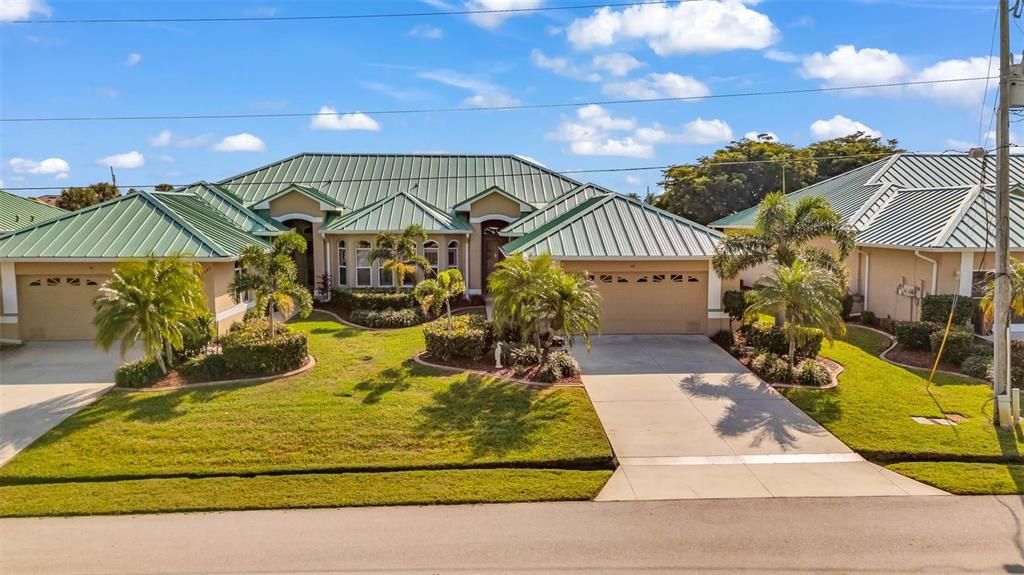 Active With Contract: $275,000 (3 beds, 2 baths, 1622 Square Feet)