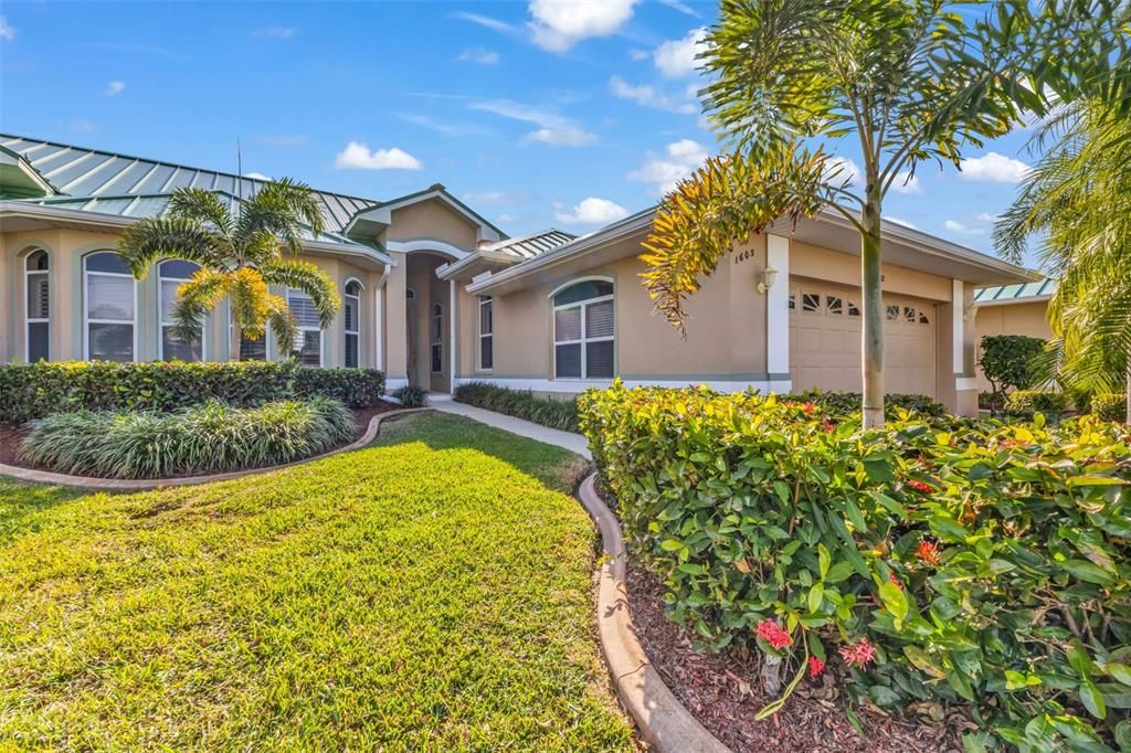 Active With Contract: $275,000 (3 beds, 2 baths, 1622 Square Feet)