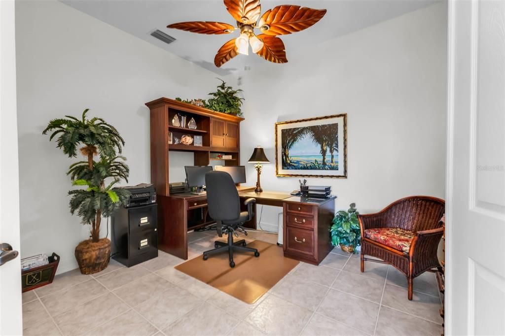 Active With Contract: $275,000 (3 beds, 2 baths, 1622 Square Feet)