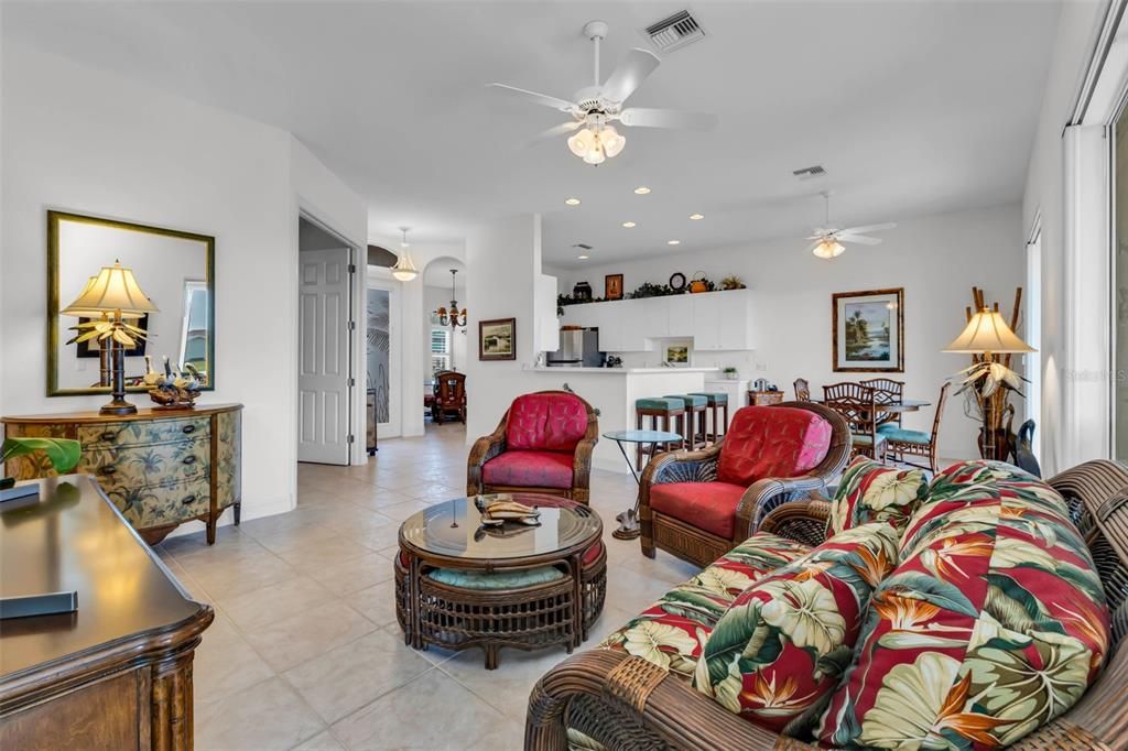 Active With Contract: $275,000 (3 beds, 2 baths, 1622 Square Feet)