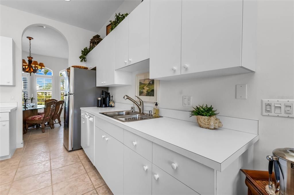 Active With Contract: $275,000 (3 beds, 2 baths, 1622 Square Feet)