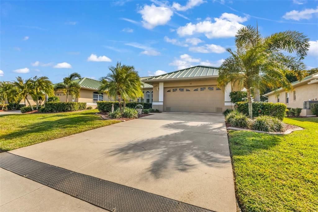 Active With Contract: $275,000 (3 beds, 2 baths, 1622 Square Feet)