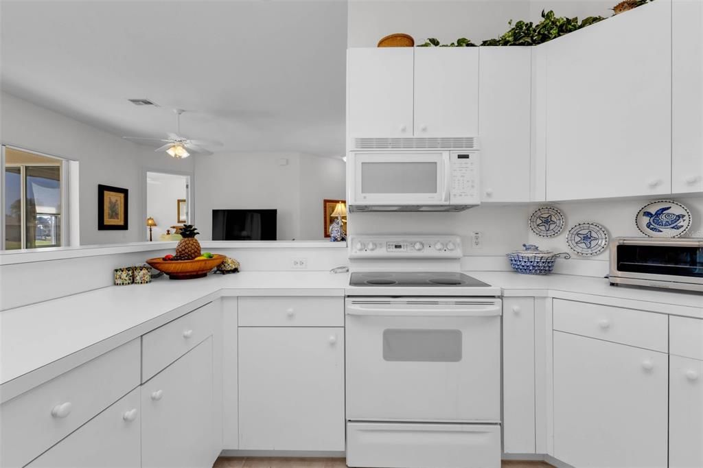 Active With Contract: $275,000 (3 beds, 2 baths, 1622 Square Feet)