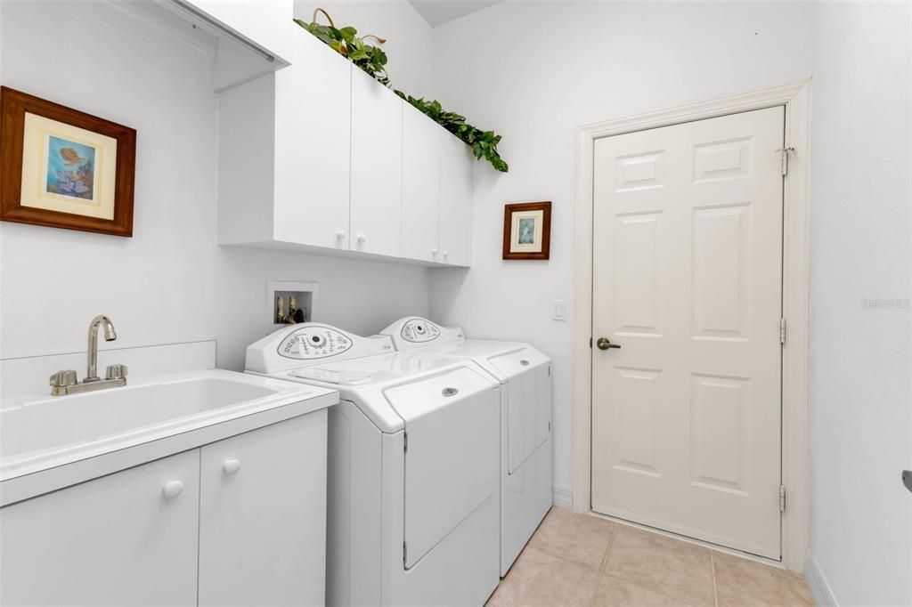 Active With Contract: $275,000 (3 beds, 2 baths, 1622 Square Feet)