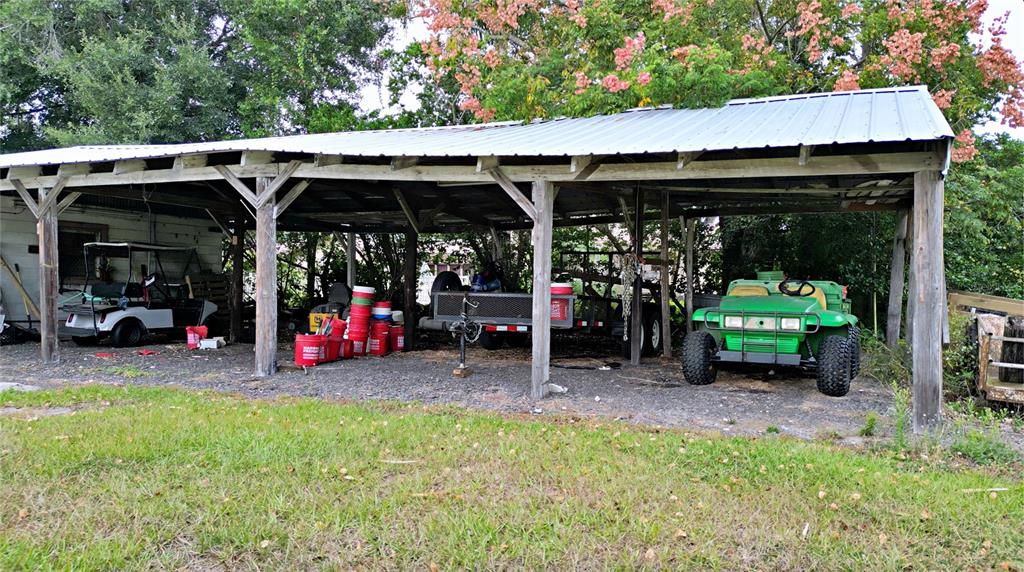 На продажу: $1,152,250 (46.09 acres)