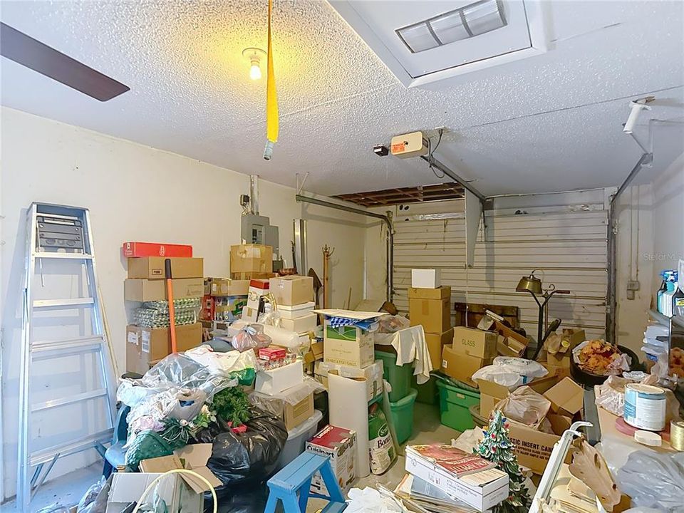 合同活跃: $200,000 (2 贝兹, 2 浴室, 1152 平方英尺)