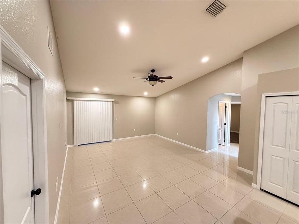 For Rent: $1,800 (3 beds, 2 baths, 1744 Square Feet)