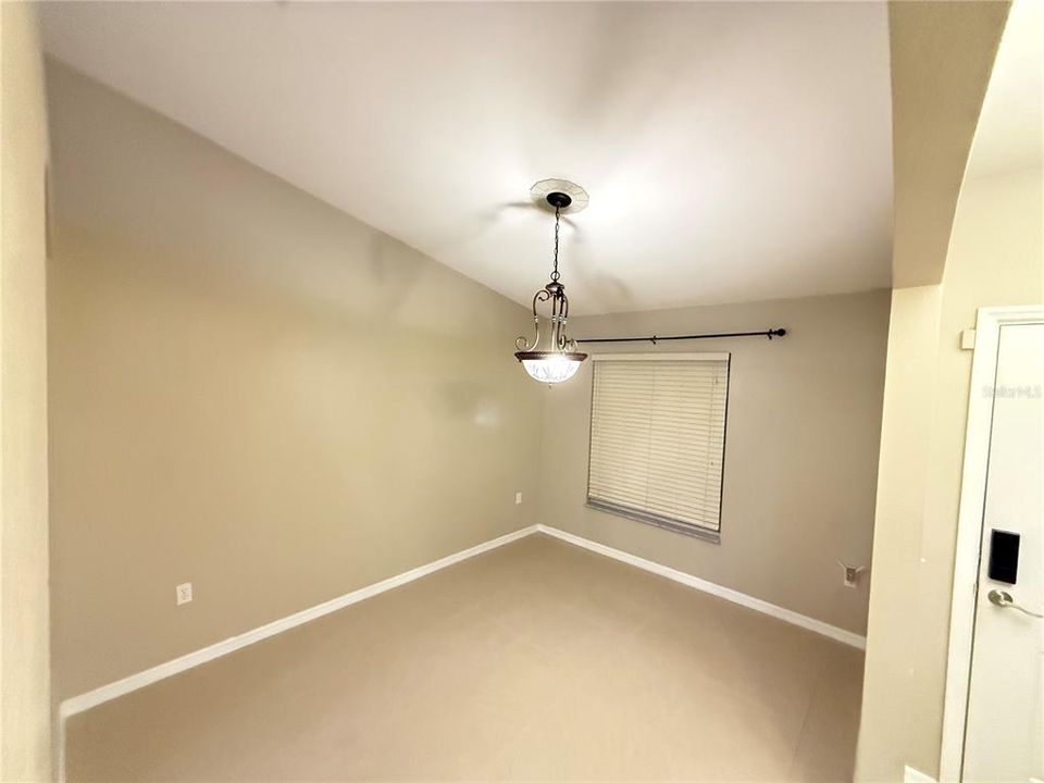 For Rent: $1,800 (3 beds, 2 baths, 1744 Square Feet)