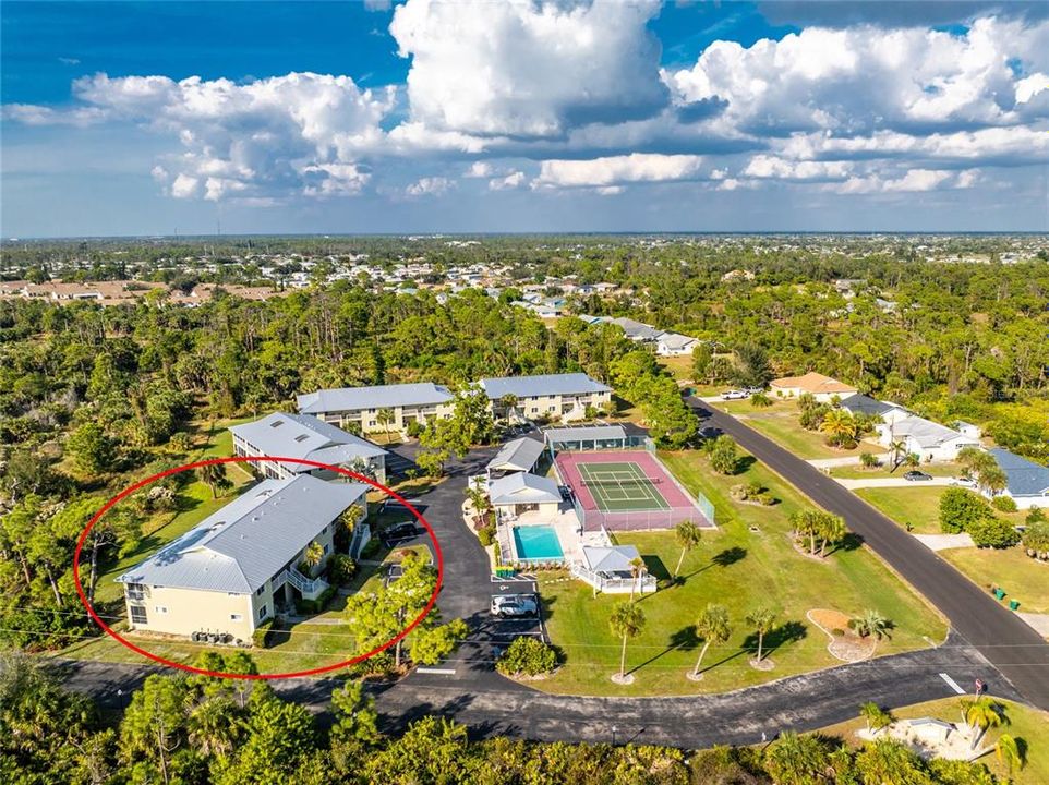 На продажу: $164,900 (2 спален, 2 ванн, 933 Квадратных фут)