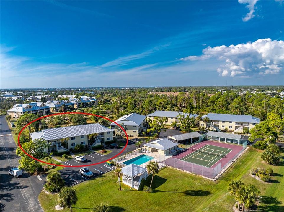 На продажу: $164,900 (2 спален, 2 ванн, 933 Квадратных фут)