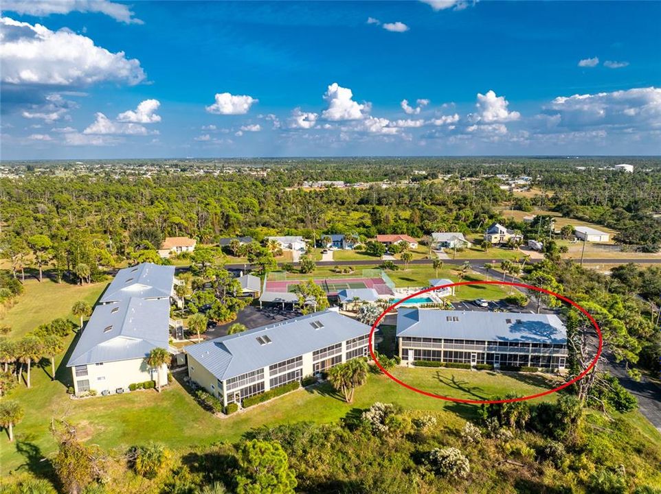 На продажу: $164,900 (2 спален, 2 ванн, 933 Квадратных фут)