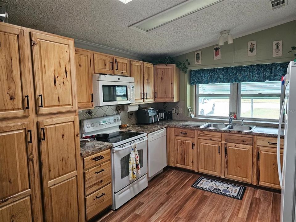 En Venta: $153,000 (2 camas, 2 baños, 1207 Pies cuadrados)