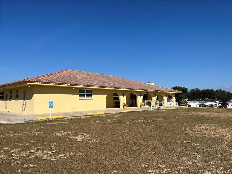 For Sale: $153,000 (2 beds, 2 baths, 1207 Square Feet)