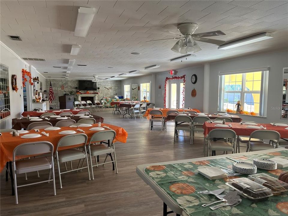 For Sale: $153,000 (2 beds, 2 baths, 1207 Square Feet)