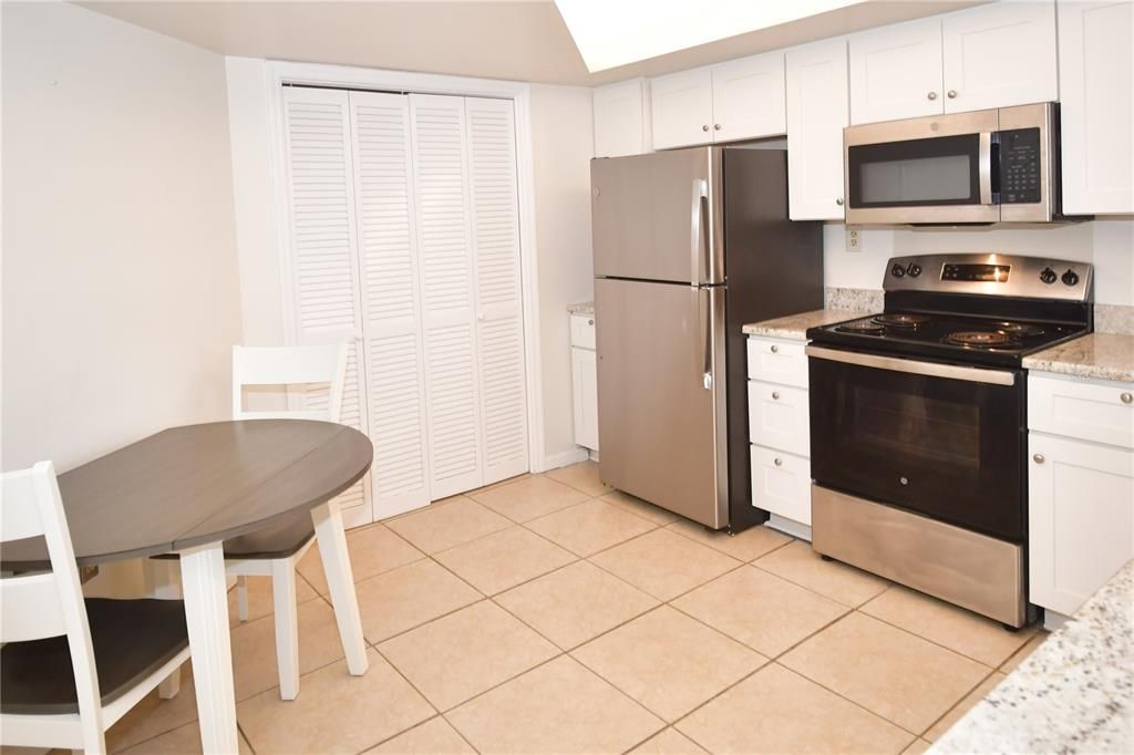 В аренду: $2,650 (1 спален, 1 ванн, 950 Квадратных фут)