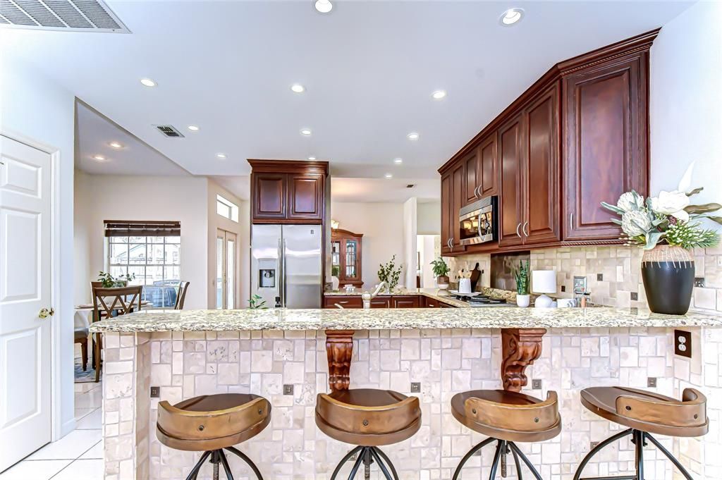 待售: $679,000 (4 贝兹, 2 浴室, 2489 平方英尺)