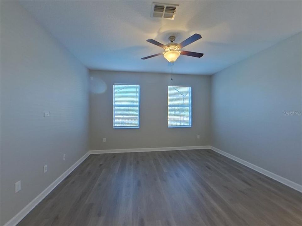 出租: $3,199 (5 贝兹, 3 浴室, 3349 平方英尺)