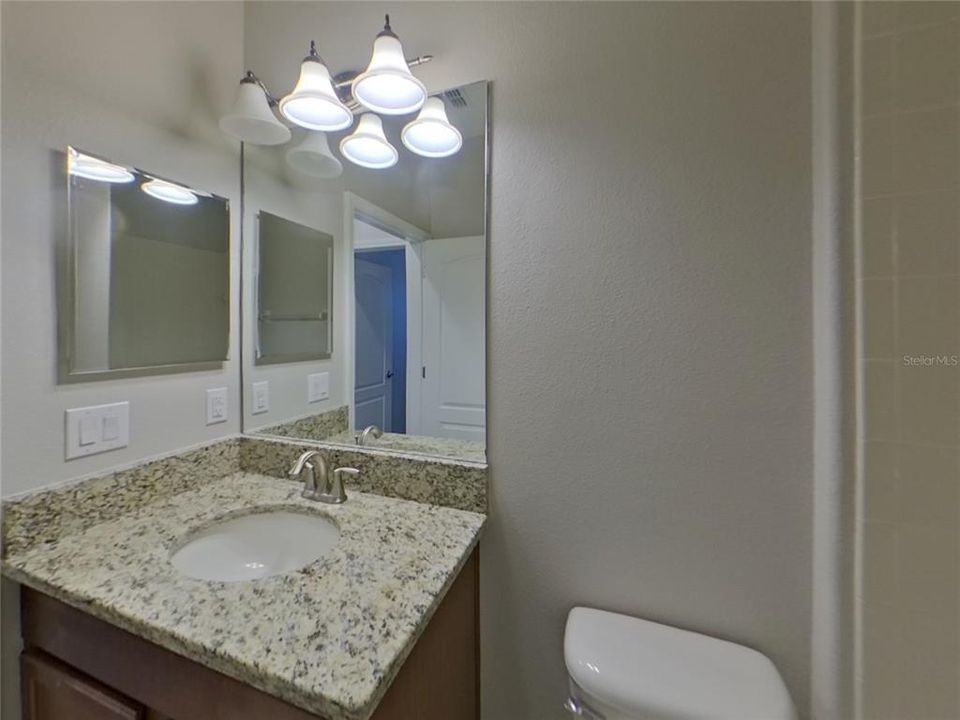 出租: $3,199 (5 贝兹, 3 浴室, 3349 平方英尺)