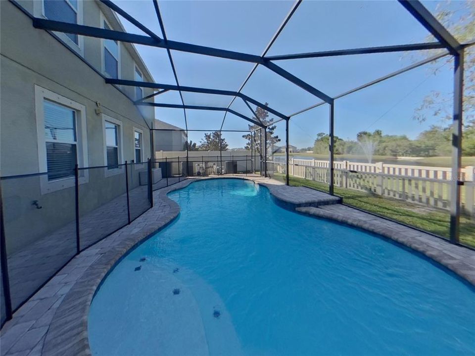 出租: $3,199 (5 贝兹, 3 浴室, 3349 平方英尺)