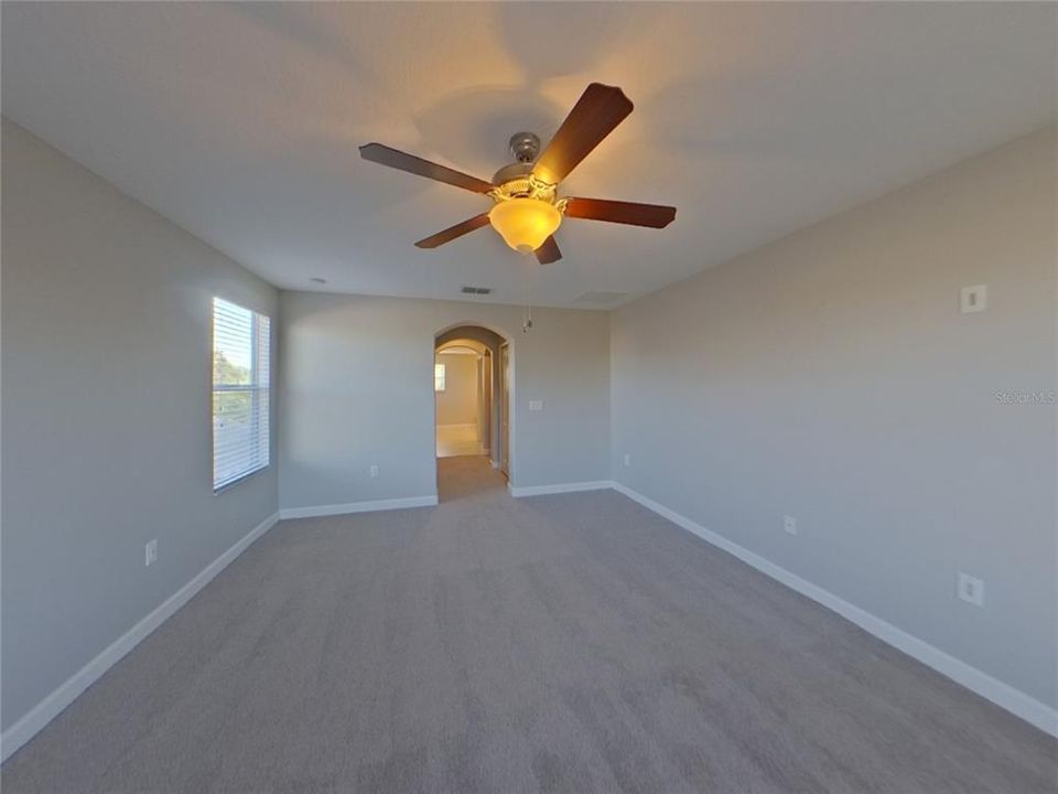 出租: $3,199 (5 贝兹, 3 浴室, 3349 平方英尺)