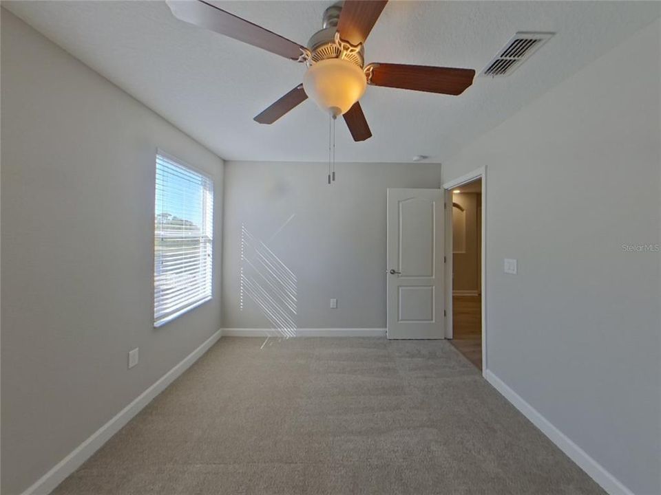 出租: $3,199 (5 贝兹, 3 浴室, 3349 平方英尺)