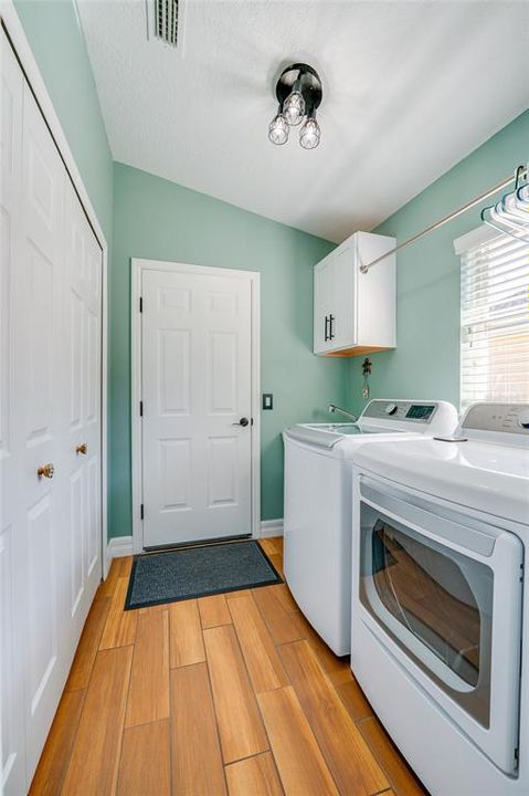 待售: $409,900 (4 贝兹, 2 浴室, 1862 平方英尺)