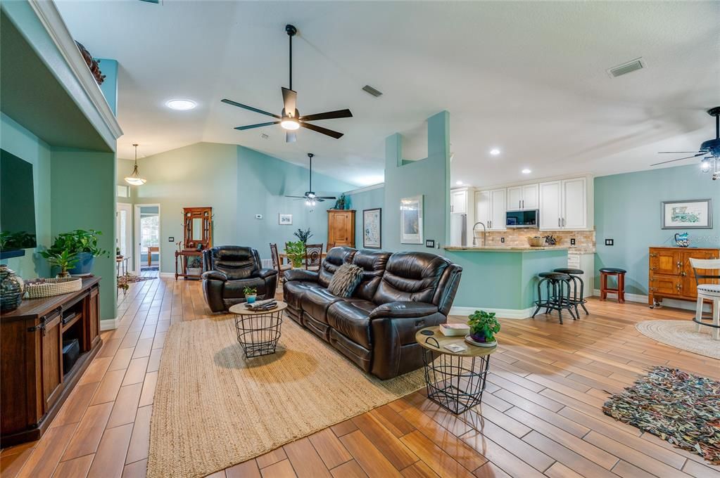 待售: $409,900 (4 贝兹, 2 浴室, 1862 平方英尺)