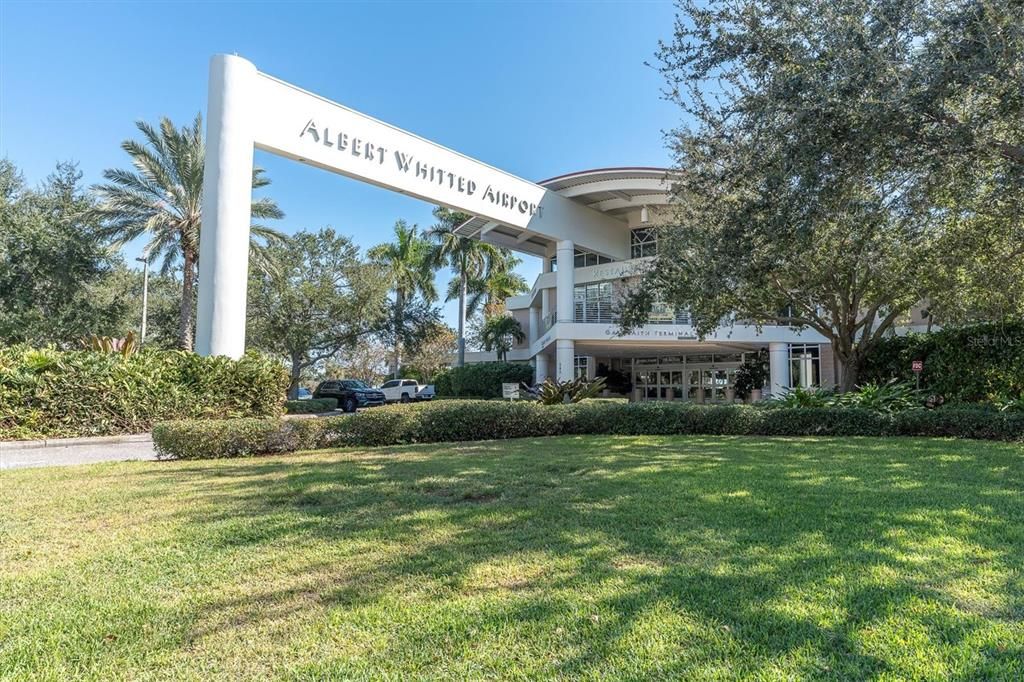 For Sale: $309,000 (1 beds, 1 baths, 660 Square Feet)